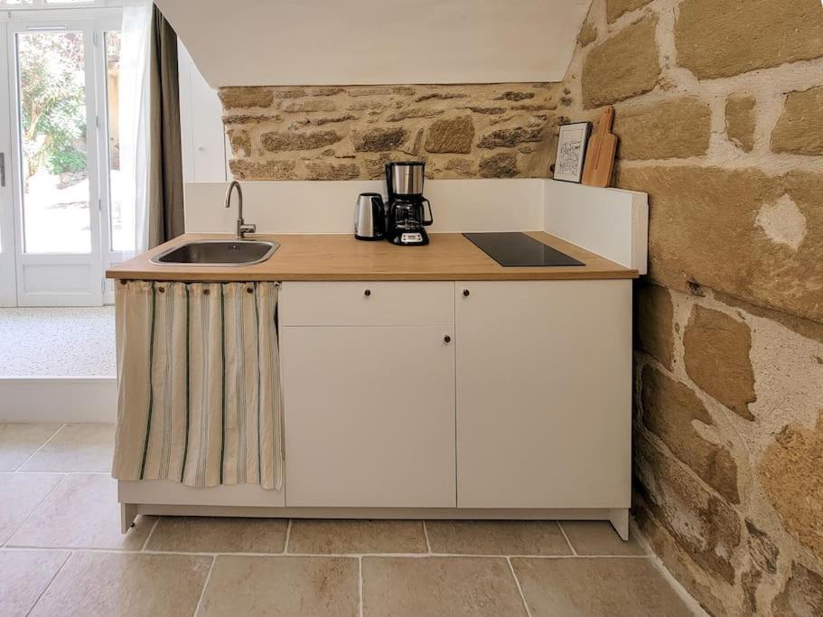 Studio Spacieux De Caractere Montaren-et-Saint-Médiers Buitenkant foto