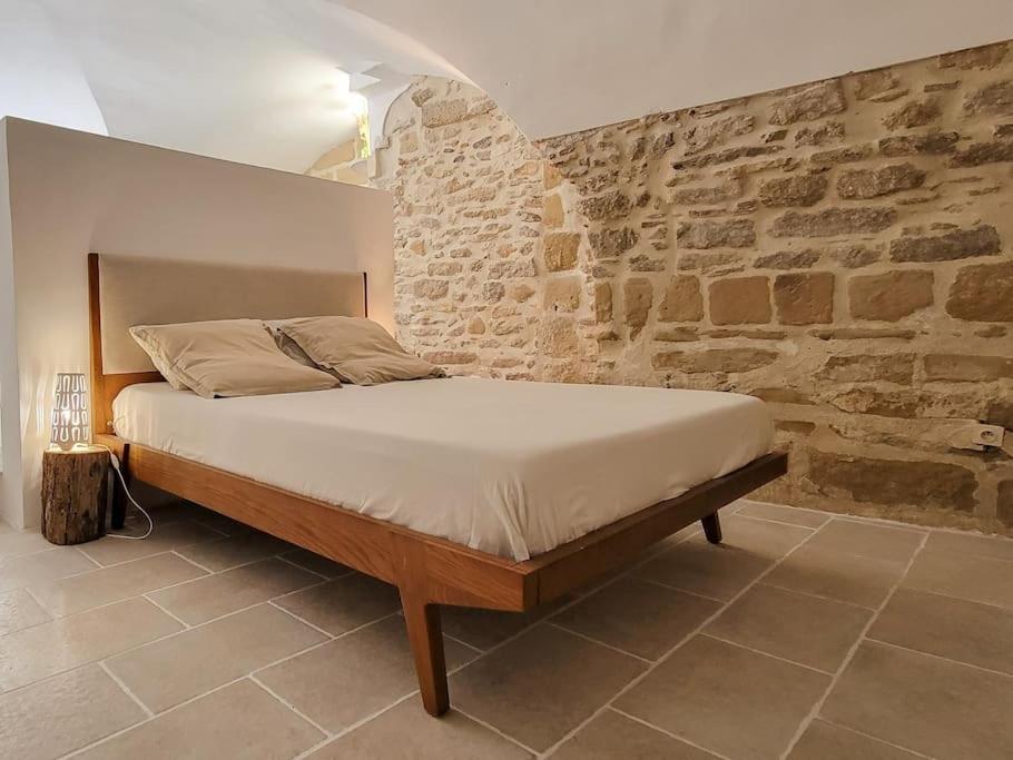 Studio Spacieux De Caractere Montaren-et-Saint-Médiers Buitenkant foto
